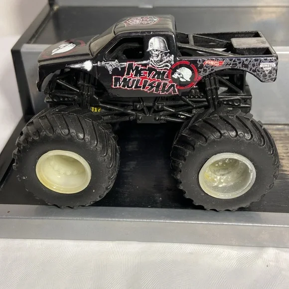 6 Hot Wheels Monster Trucks - Picture 7 of 8